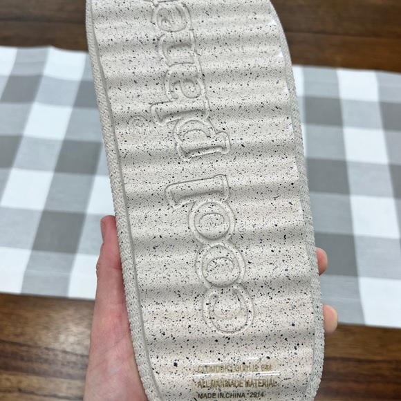 COOL PLANET By Steve Madden Cloud Slides - Picture 5 of 8